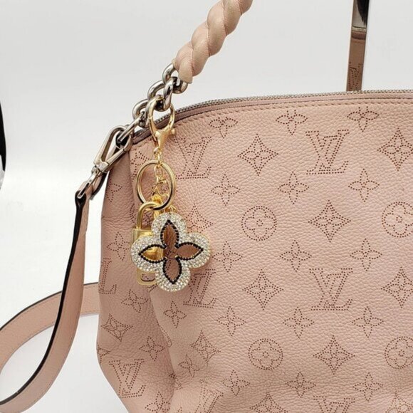 Authentic Louis Vuitton GoldLock & Key with Unbranded Clover Flower Charm - Picture 2 of 10